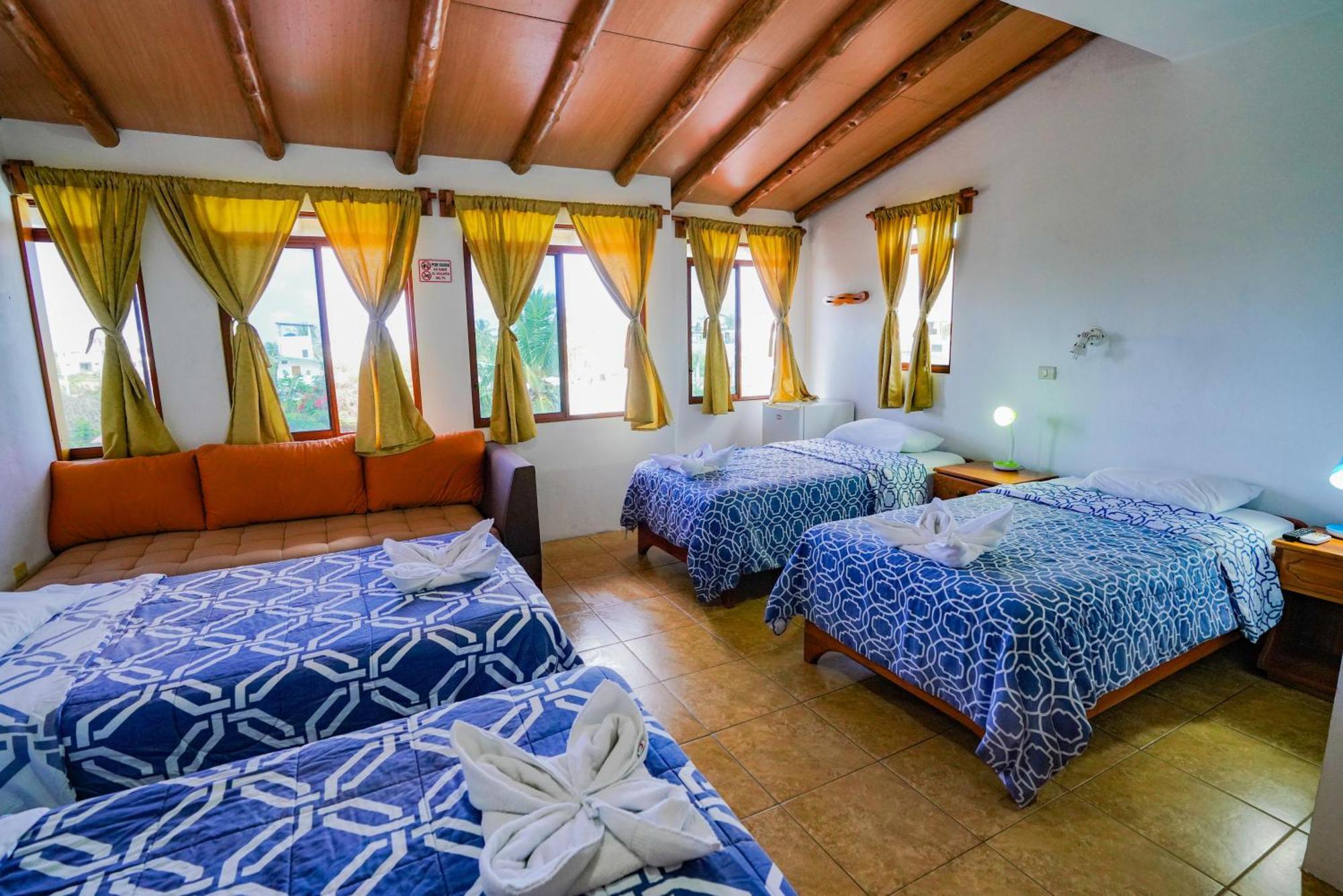 Galapagos Verde Azul Puerto Ayora  Exterior photo